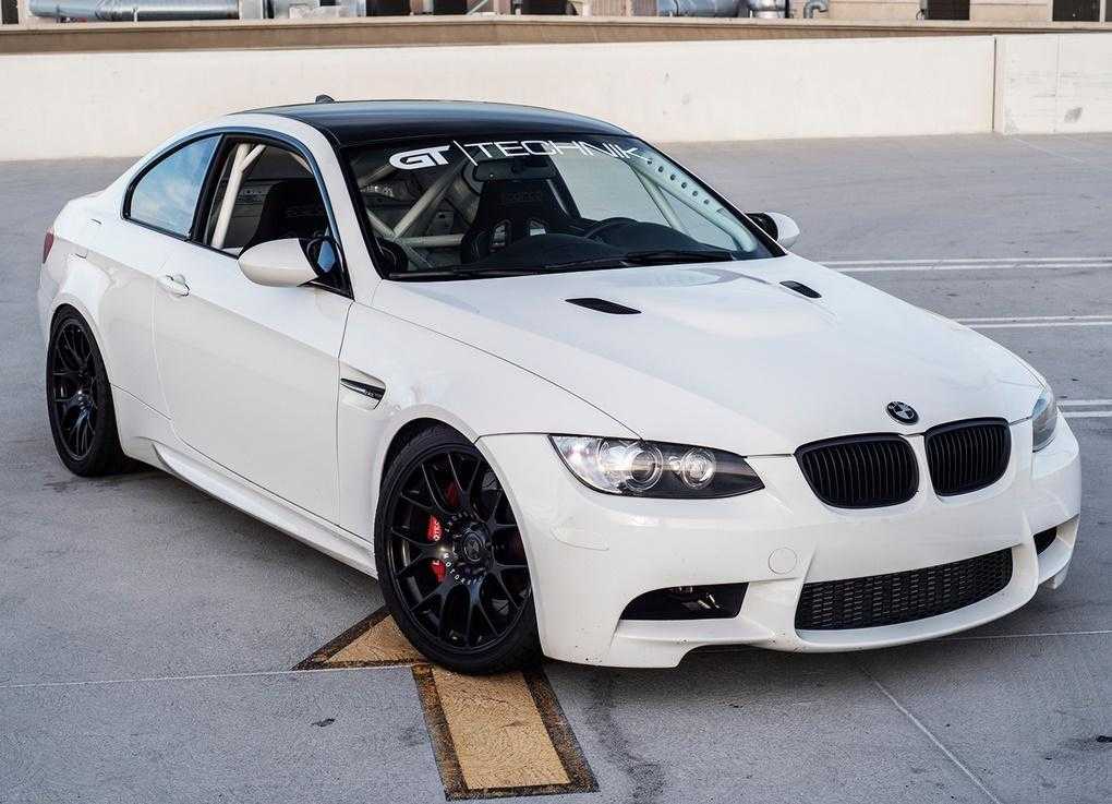 BMW e92 m3 White Snow