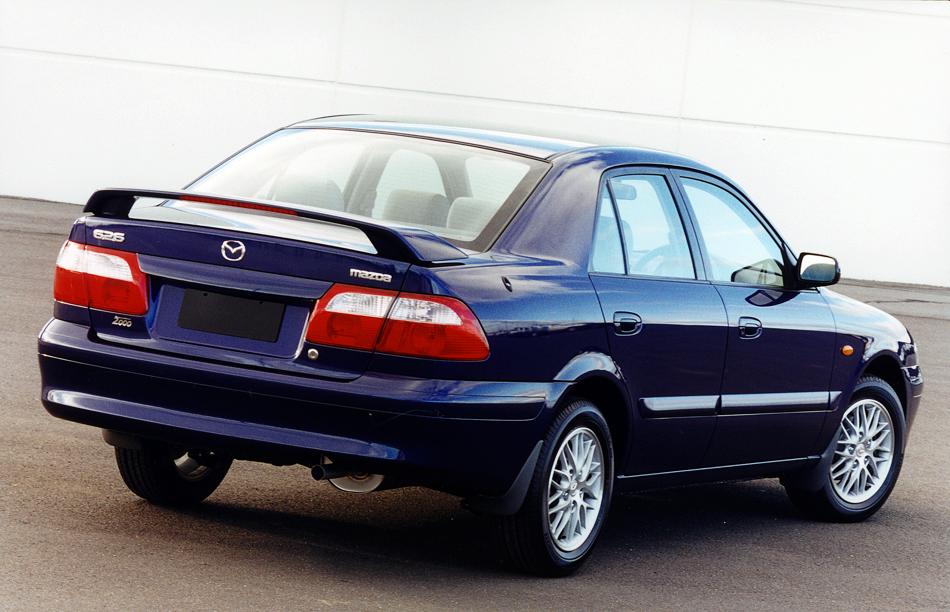 Mazda 626 2.0i (c 1995 по 1997) — технические характеристики автомобиля