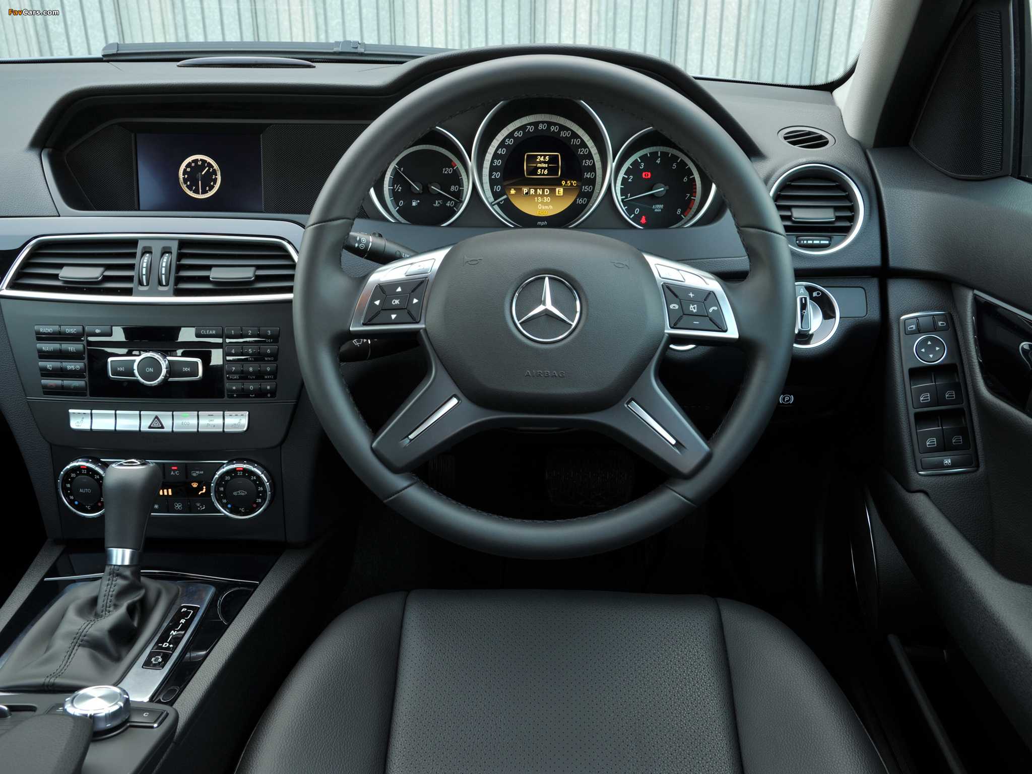 Mercedes-benz провел презентацию седана c-class 2015 года