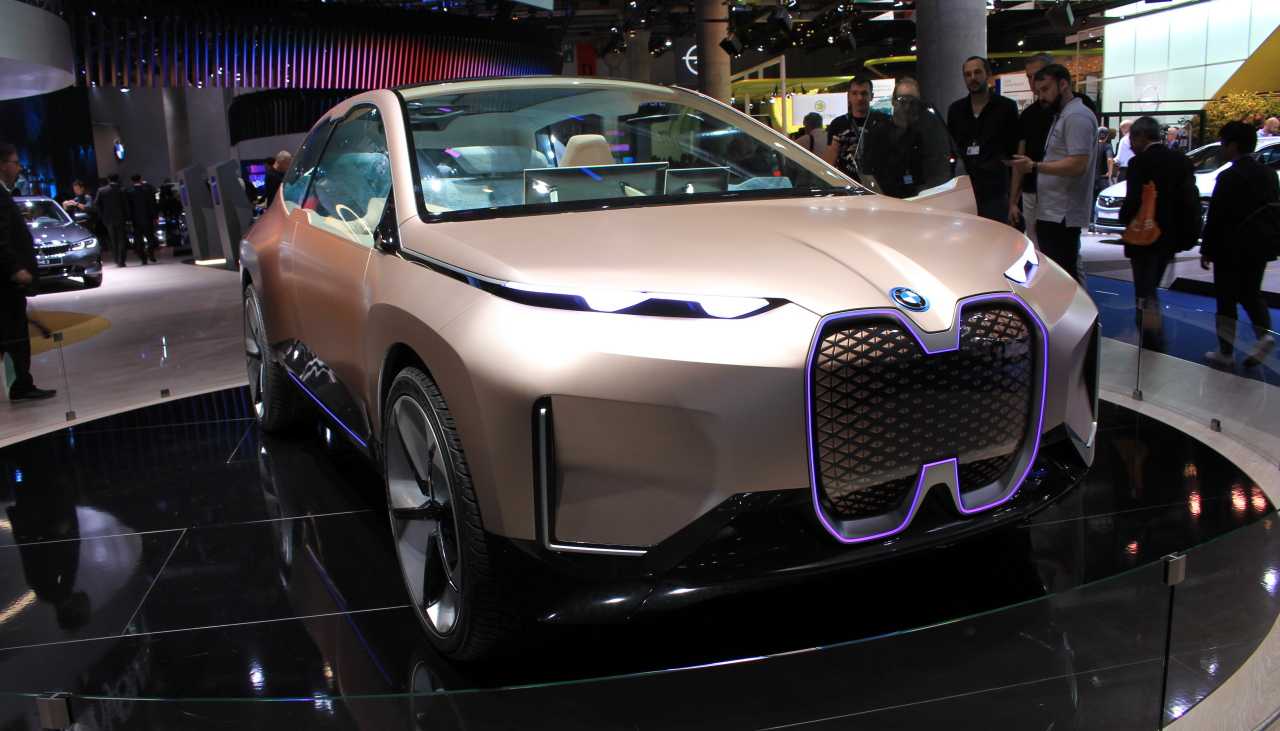 Новая машина 2023 купить. BMW 2022. BMW x10 2022 van. БМВ x8 электрокар. BMW последняя модель 2022.