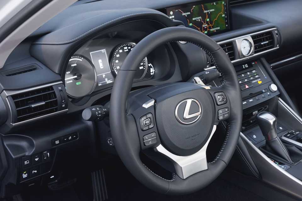 Технические характеристики lexus is седан 220d sport (четырехдверная модель)